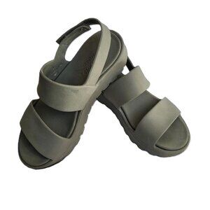 Skechers Arch Fit Strappy Sandal - size 7 - 8